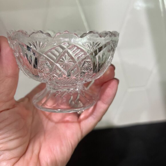 Madora glass bowls - Starburst Sawtooth RIm Small Footed Compote/Dessert… - Picture 8 of 13